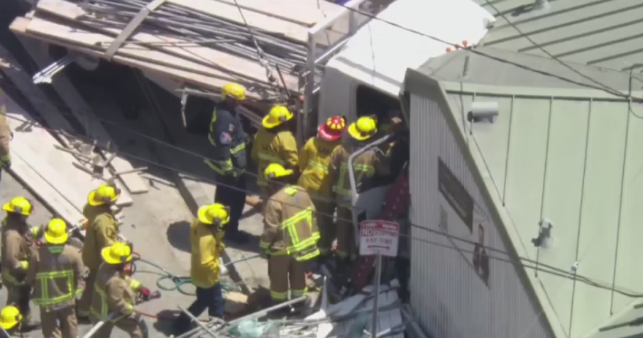 Driver injured in Pacific Palisades after plowing into side of building on PCH