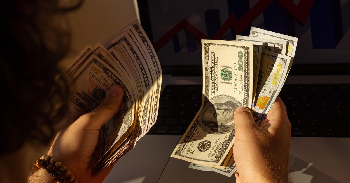 CD vs. high-yield savings account: Which is better to open this August?