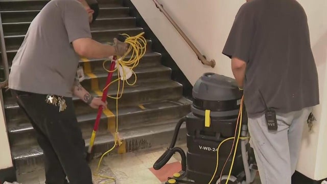 lausd-cleaning-schools.jpg 