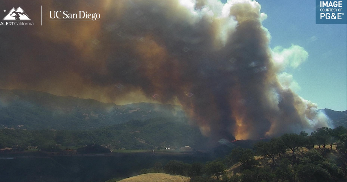 Feliz Fire grows to 841 acres, prompts evacuations in Mendocino County