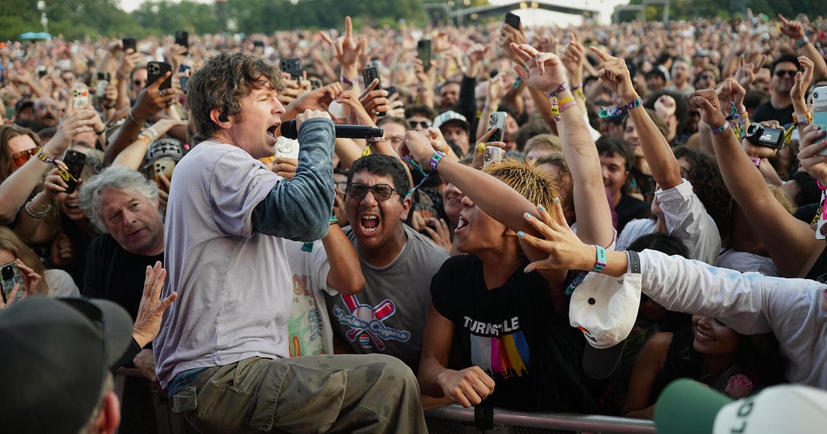 Grant Park cleanup after muddy Lollapalooza could take weeks, Chicago officials say