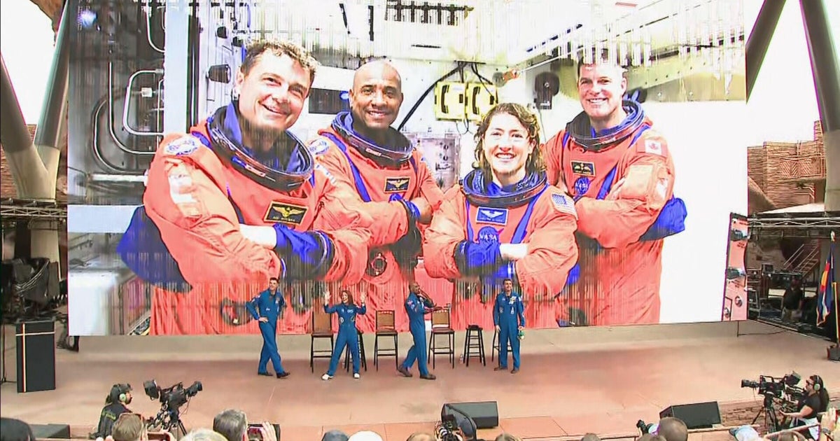Colorado fans fill Red Rocks Amphitheatre to hear from Artemis II crew after space mission