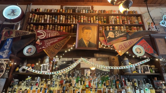 manuels-tavern.png 
