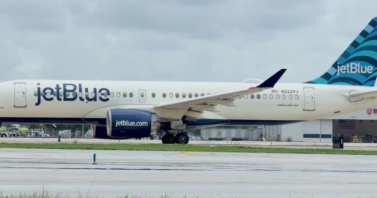 Fort Lauderdale man climbed barbed wire fence, boarded JetBlue plane at FLL and was found asleep, police say