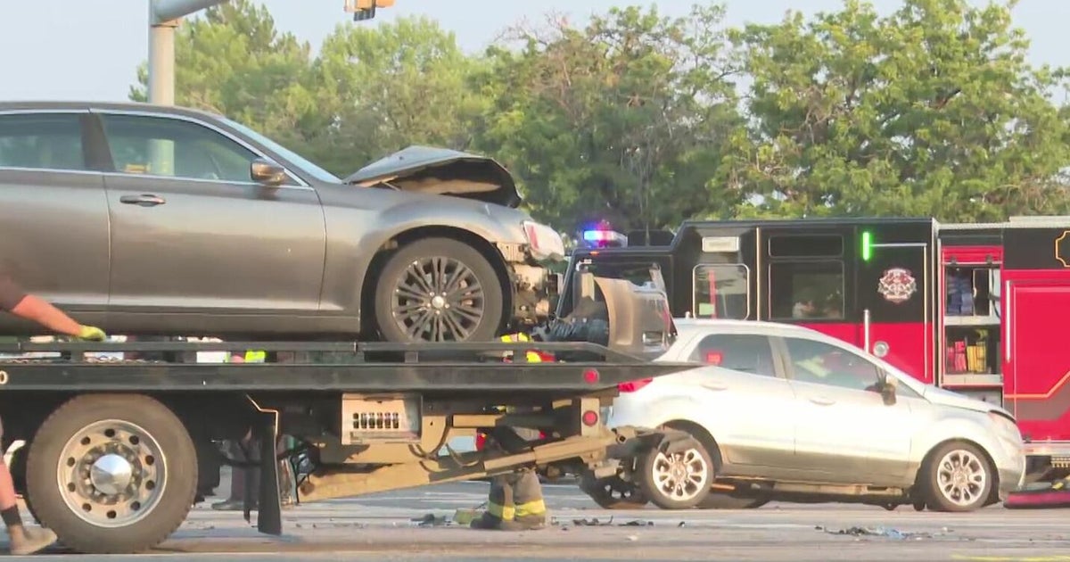 Crash closes Wadsworth Boulevard in both directions at 80th