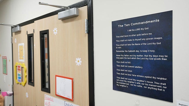Ten Commandments in Texas classroom 