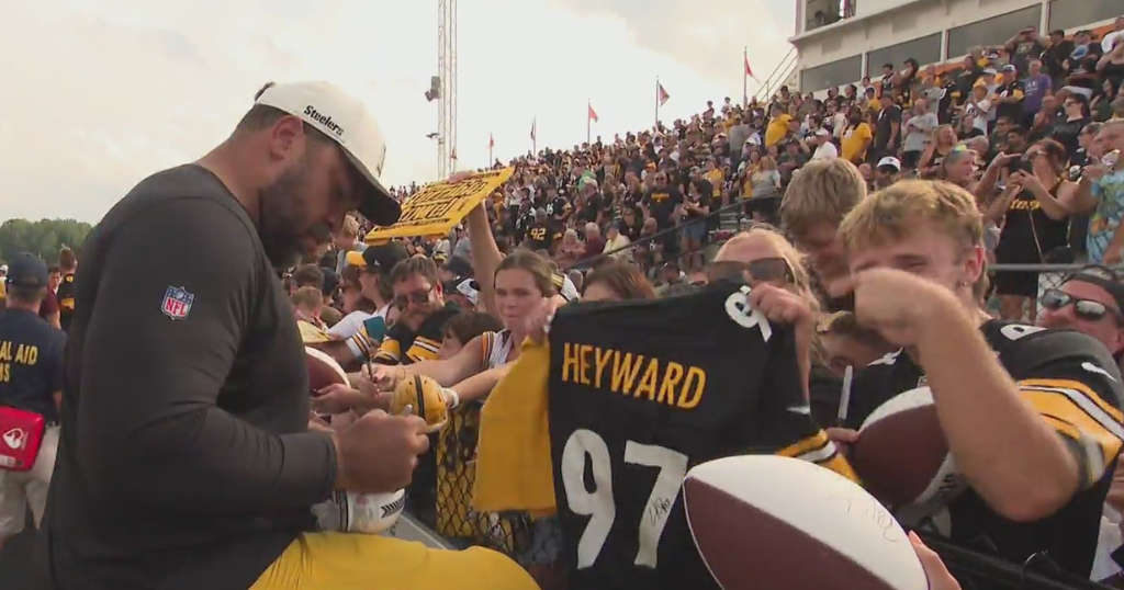 Under the Saturday night lights - Steelers fans gather for yearly Latrobe Memorial Stadium practice