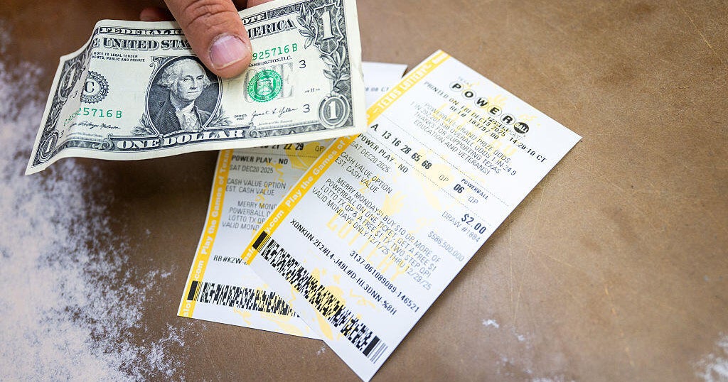 Джакпотът на Powerball достигна 905 милиона долара за тегленето в понеделник след месеци без победител в голямата награда
