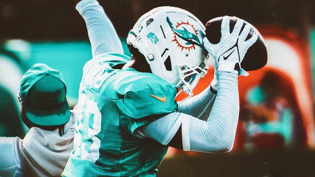 Photos: Miami Dolphins players report to training camp