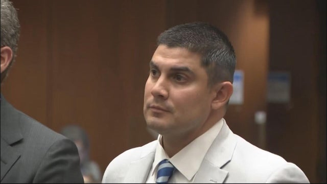 lapd-officer-recording.jpg 