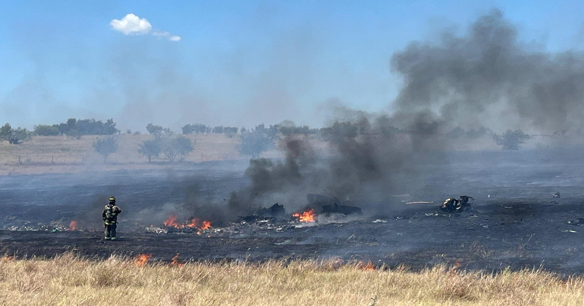 2 killed after Apache helicopter from Fort Hood crashes in Salado, Texas