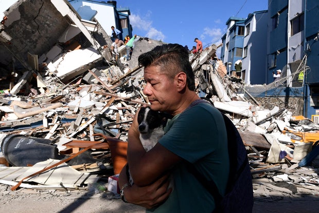 TOPSHOT-COLOMBIA-EARTHQUAKE