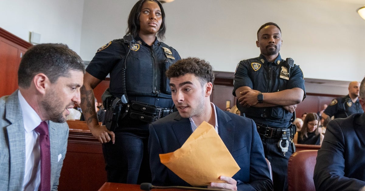 Luigi Mangione may discuss a plea deal with federal prosecutors, sources say