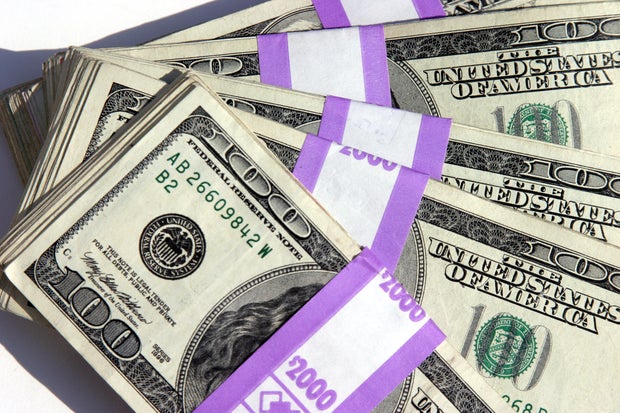 $100,000 CD vs. $100,000 high-yield savings account: Which will earn more over the next year?