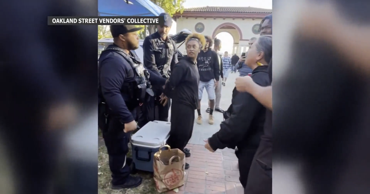 Oakland street vendors push back against city crackdown