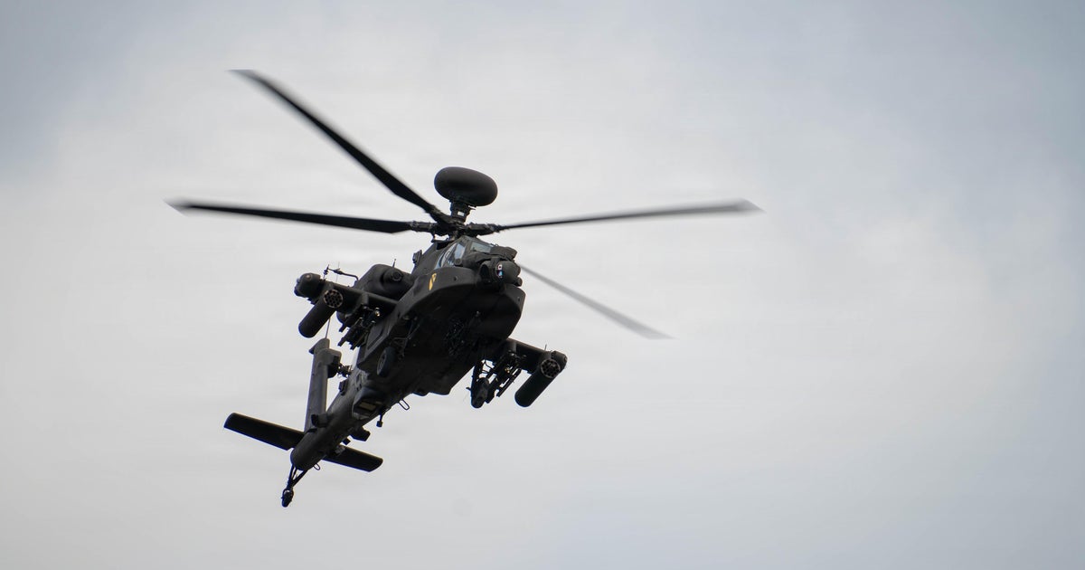Армията временно спира тренировъчните полети на хеликоптер Apache, след като 2 войници загинаха при катастрофа в Тексас