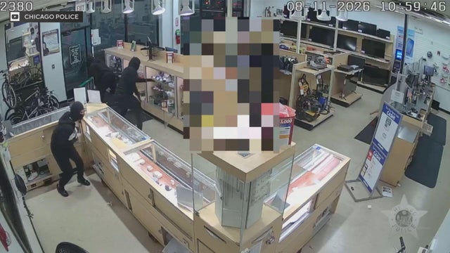 robbery-pawn-shop.jpg 