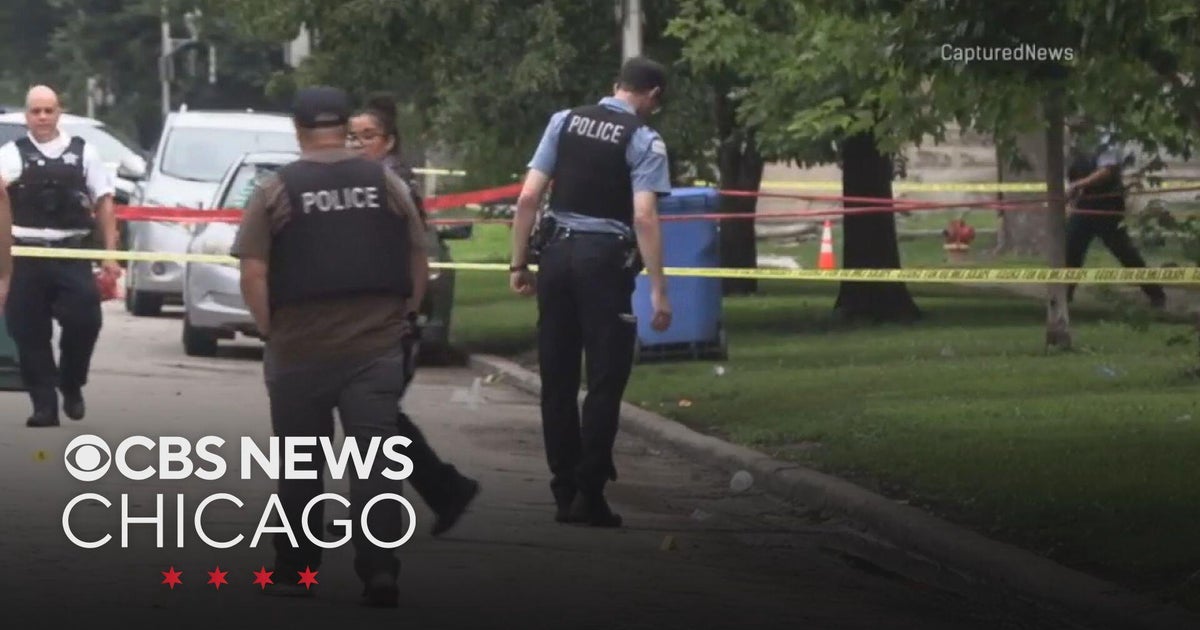 Chicago shooting in South Austin injures 4 people, 2 critically