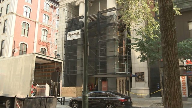 12th-and-chestnut-scaffolding-accident-081426-frame-19632.jpg 