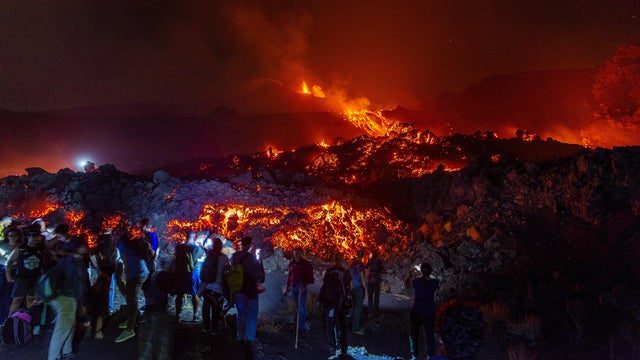 Mount Etna's eruptive activity continues 