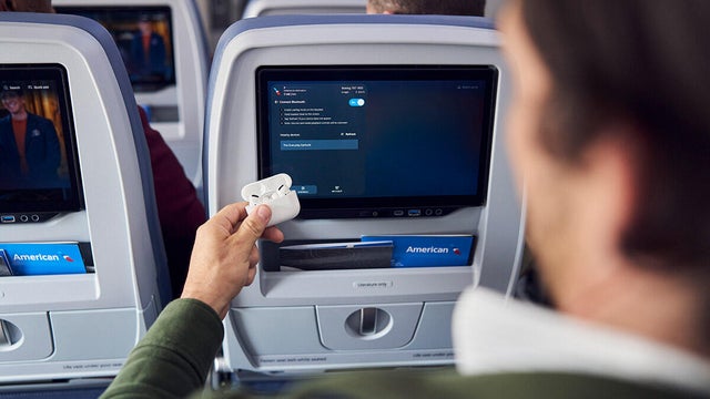 081826-premium-seatback-ife-01.jpg 
