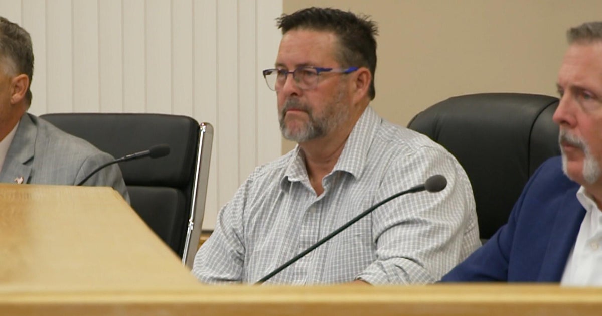 Councilman in Colorado town accused of "quid pro quo" as some try to recall him