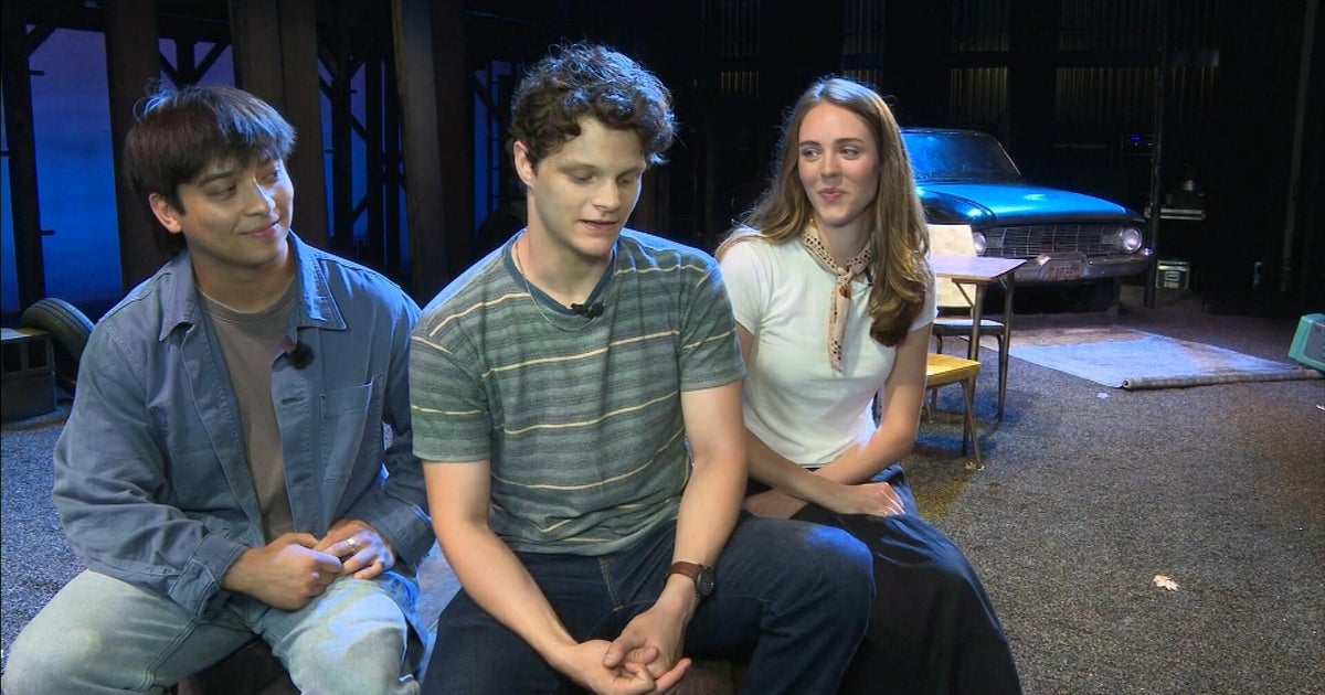 Cast members of 
