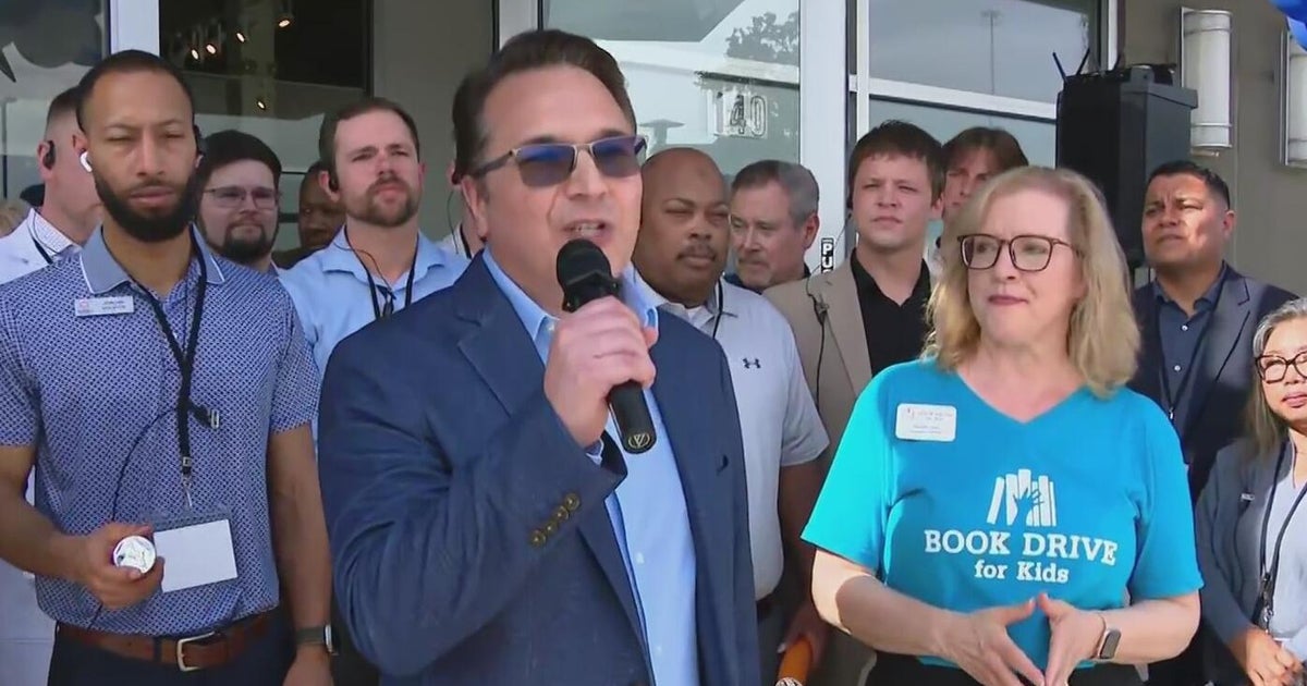 Book drive benefits Dallas school