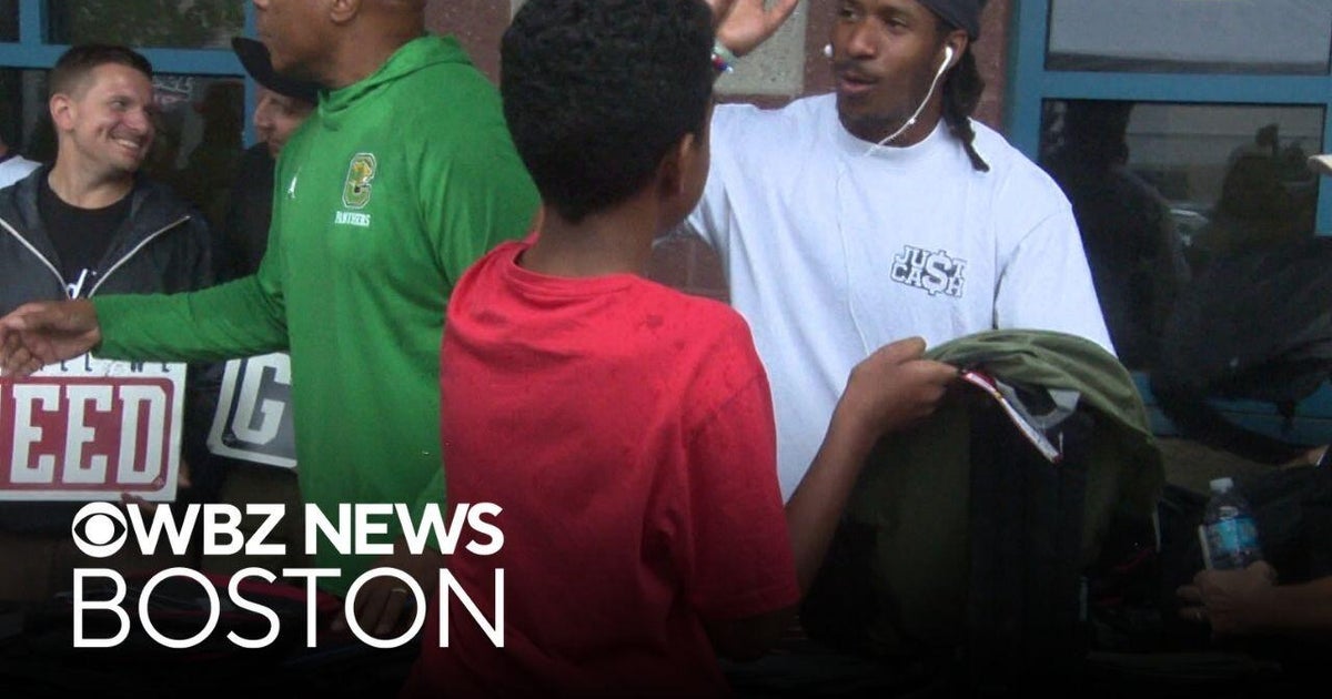 Patriots player helps give out backpacks to hundreds of children in Lawrence, Massachusetts