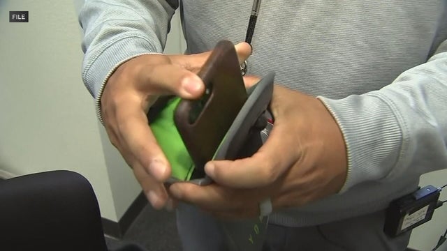 yondr-phone-pouches-philadelphia.jpg 