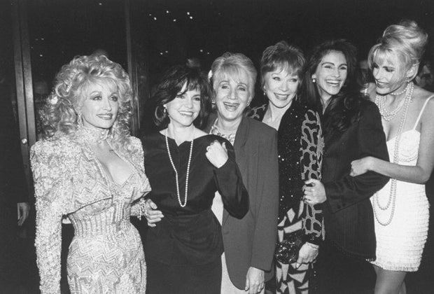 Olympia Dukakis;Daryl Hannah;Sally Field;Dolly Parton;Julia Roberts 