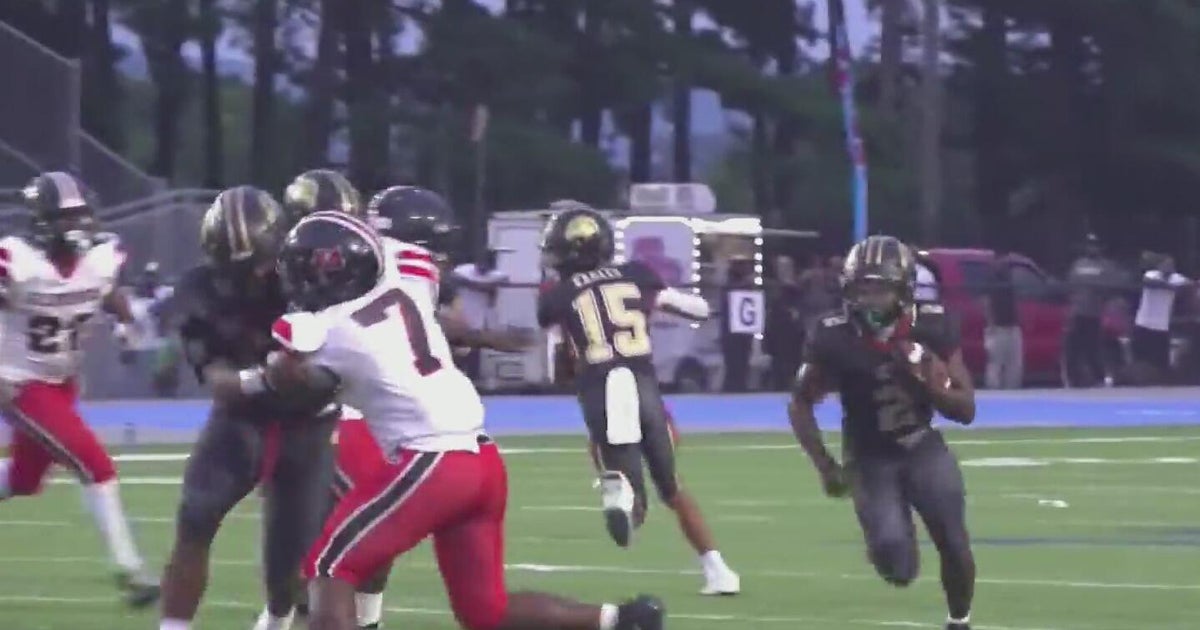 Coached by former NFL player, Alabama high school team snaps 101-game losing streak