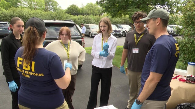 6p-pkg-fbi-teen-academy-wccob5pf-00-00-3310.jpg 