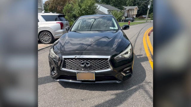 Infinity sedan 