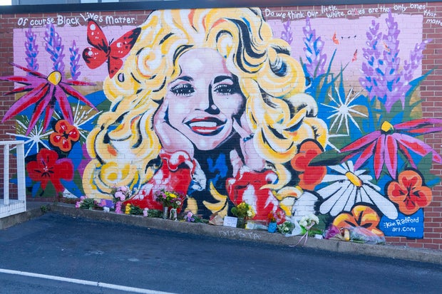 The U.S. Remembers Dolly Parton 