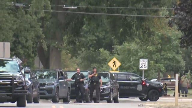 Police respond to barricaded situation in Southfield 