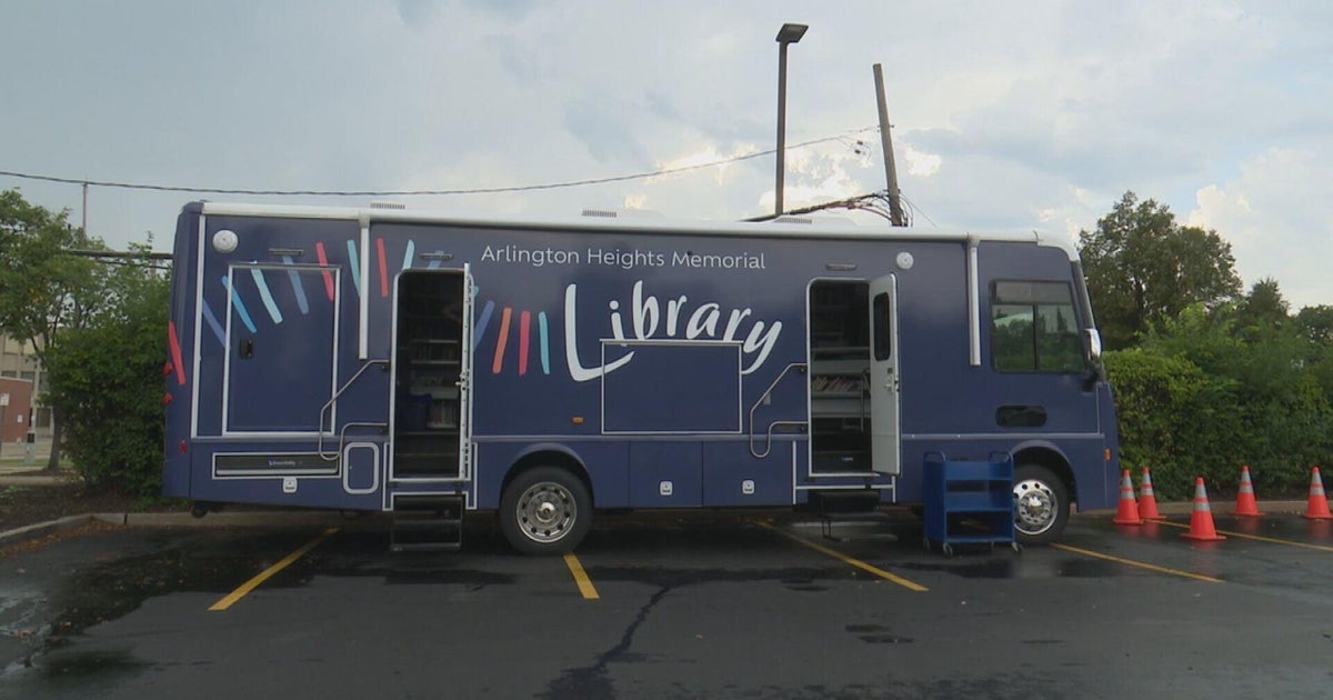 Arlington Heights Memorial Library debuts newest bookmobile