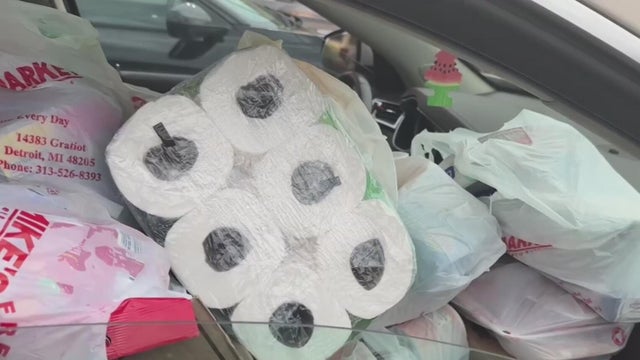 Detroit grocery store offers free groceries to residents 