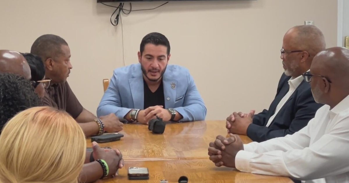 Abdul El-Sayed meets with Black leaders in Downriver area for roundtable discussion