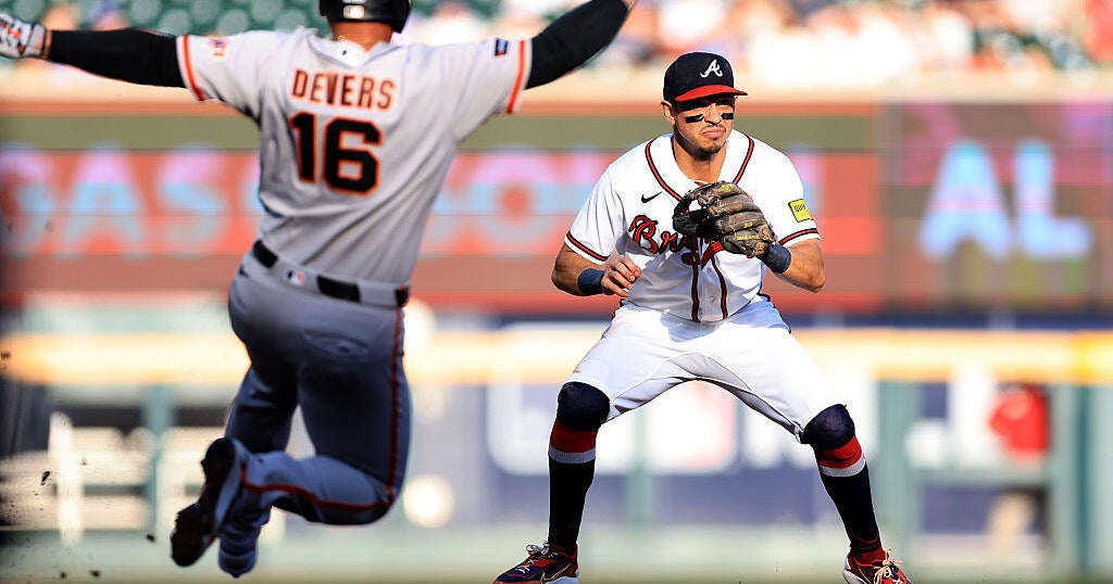 Braves' winning streak ends at 7 as Giants pull away for 7-3 victory