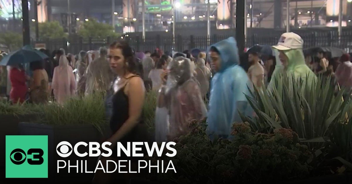 Storms delay Bruno Mars concert at Lincoln Financial Field in Philadelphia