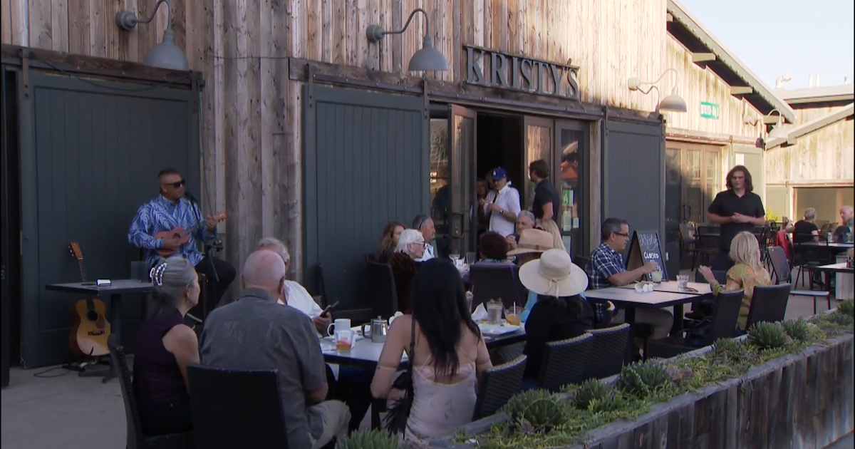 cbsnews.com - Brittney  Ermon - Customers throw going-away party for beloved Kristy's Malibu owner