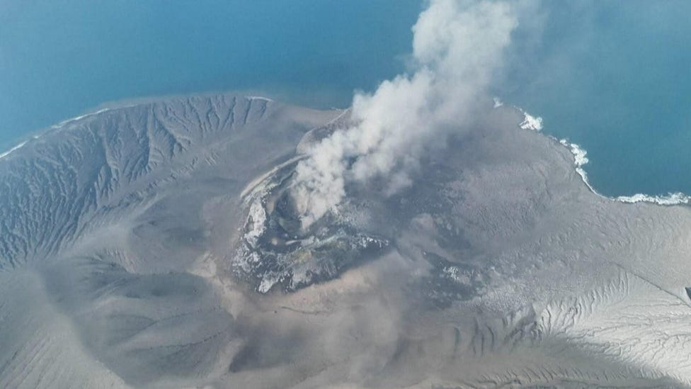 Indonesia volcano eruptions cancels hundreds of flights in major airport hub
