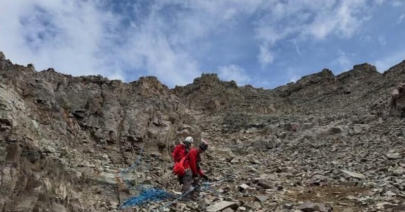 Person dies after falling while climbing 14,272-foot Castle Peak - CBS Colorado