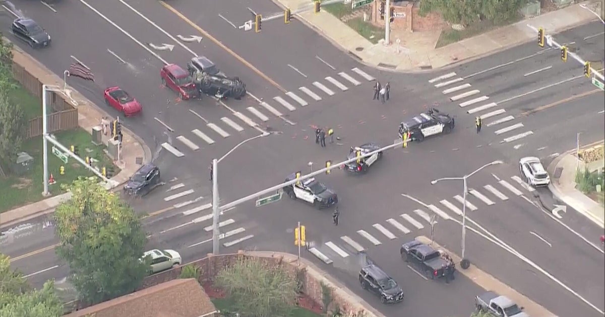 2 officers taken to hospital after crash in Aurora involving several vehicles