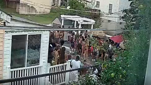 house-party.png 