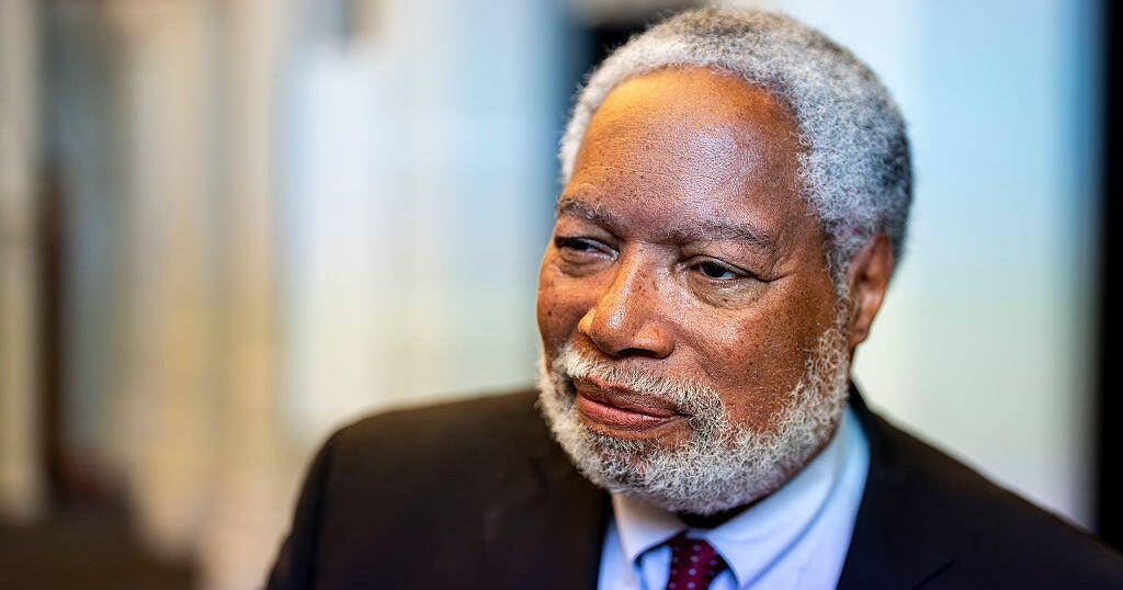 Lonnie Bunch, Smithsonian leader, to retire amid Trump criticism