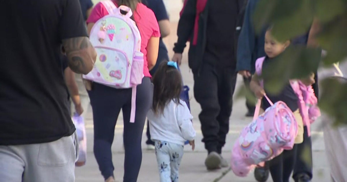 Some 41,000 Newark, N.J. students head back to school: "I want to get all A's"