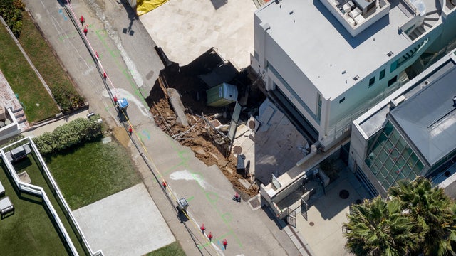 Sinkhole in Malibu Forces Evacuations Along Sea Level Drive 