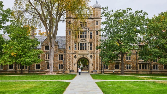 um-campus-slider.jpg 